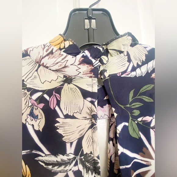 NWT Parker Keyhole Navy Floral Print Smocked Dress - Picture 5 of 7